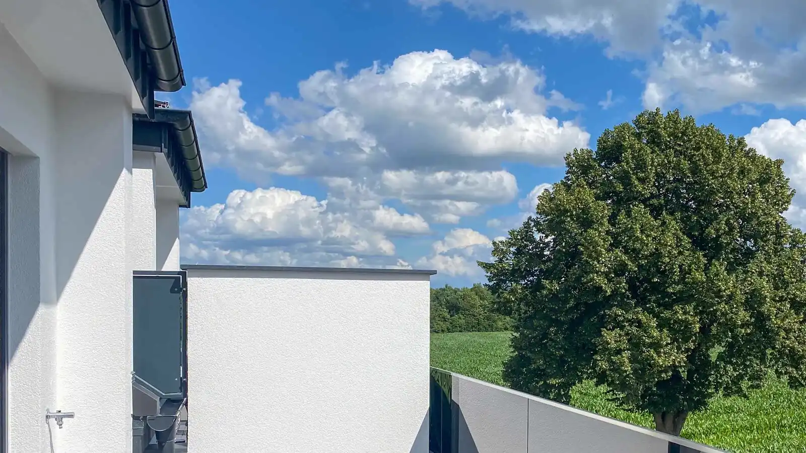 Terrasse im vermieteten Neubauprojekt in Bielefeld-Heepen, reale Aufnahme