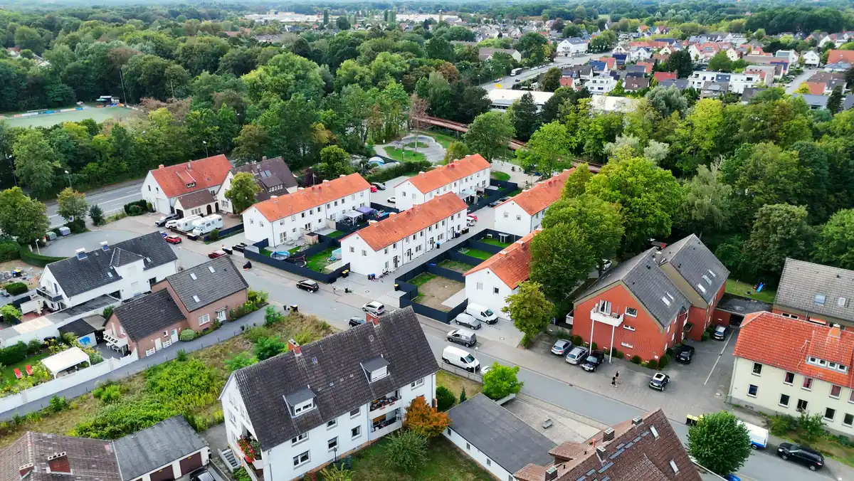 Drohnenaufnahme: Reihenhäuser in Gütersloh, MOSES-Projekt