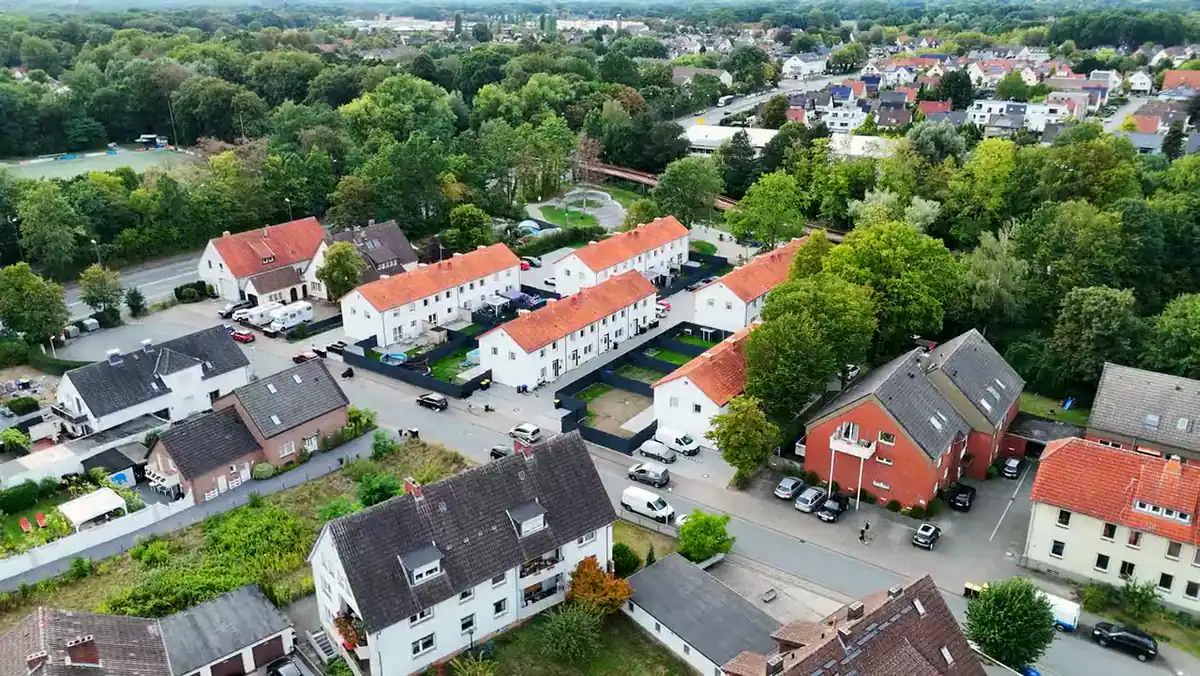 Drohnenaufnahme: Reihenhäuser in Gütersloh, MOSES-Projekt